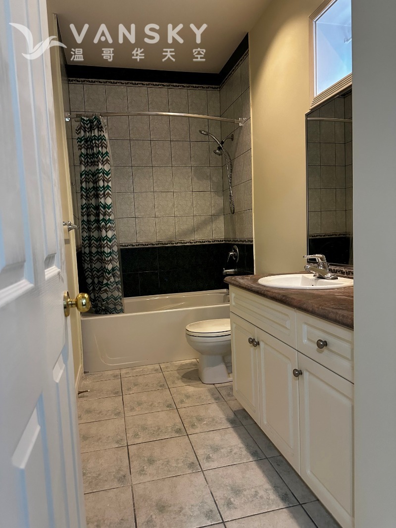 250216191013_Bath room of bed room 1.jpg